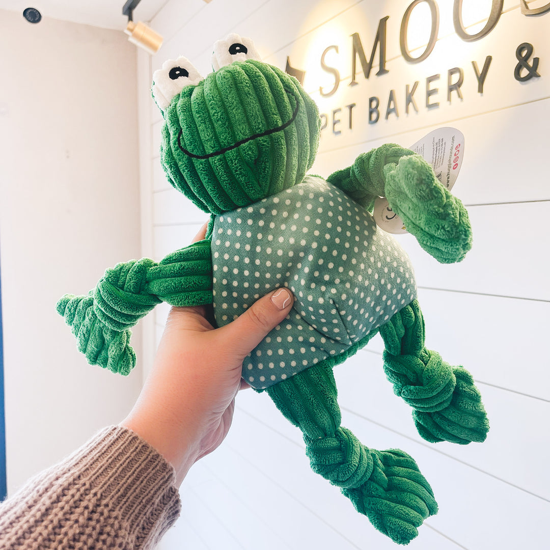 Large Fergie Frog Knottie | HuggleHounds