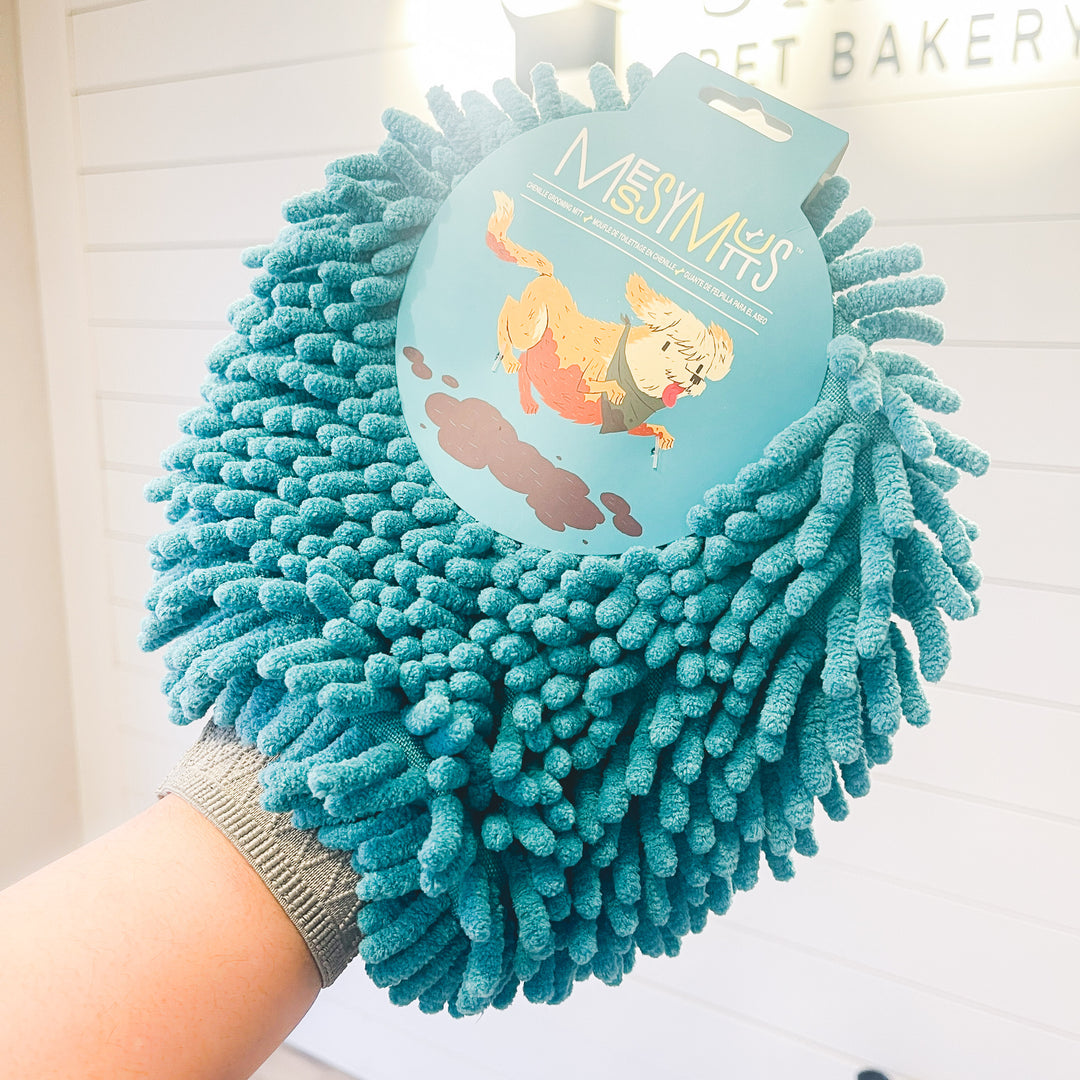 Messy Mutts | Chenille Grooming Mitt